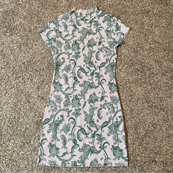 Urban Outfitters Paisley Mini Dress Size Medium - Picture 12 of 12